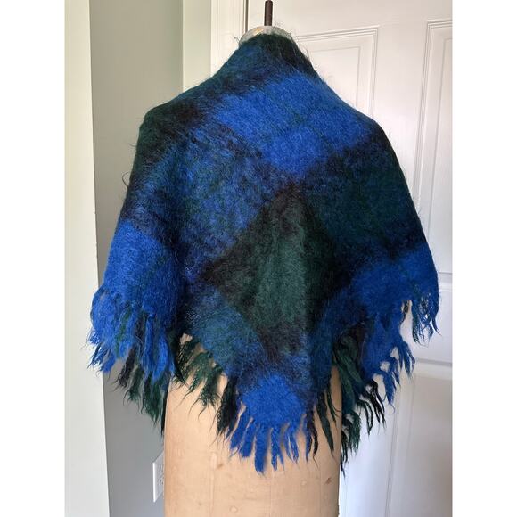 Vintage Mohair Fringed shawl Shrug Wrap Poncho blue black green fuzzy triangle - Picture 3 of 16